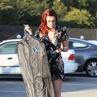 Rumer Willis exits Neil George Salon carrying a garment bag | Picture 111169